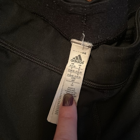 Adidas shorts size small - Picture 2 of 3